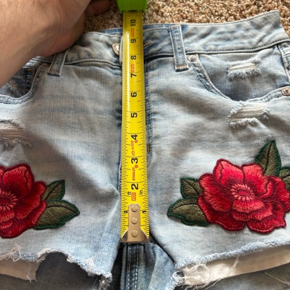 American Eagle Outfitters Super Stretch Hi-Rise Shortie Distressed Rose sz 8 - Picture 5 of 7